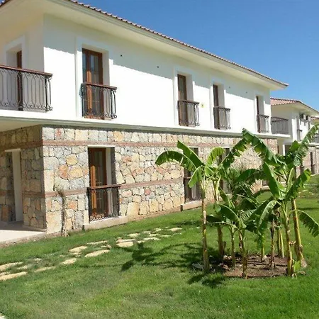 Apartahotel Orka Village 4*