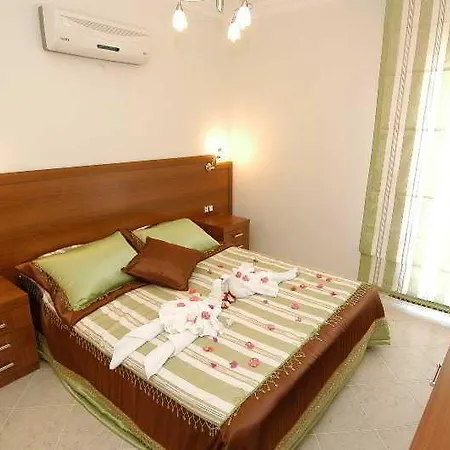 Apartahotel Orka Village 4*